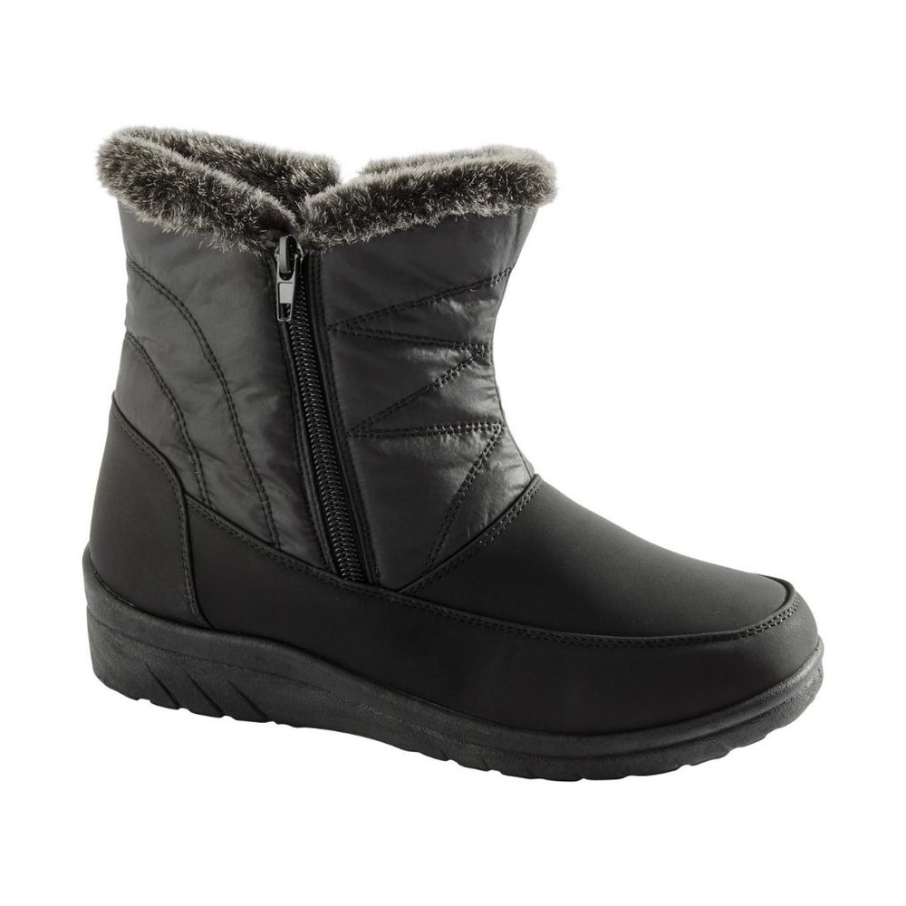NWOT Warm Quilted Bootie